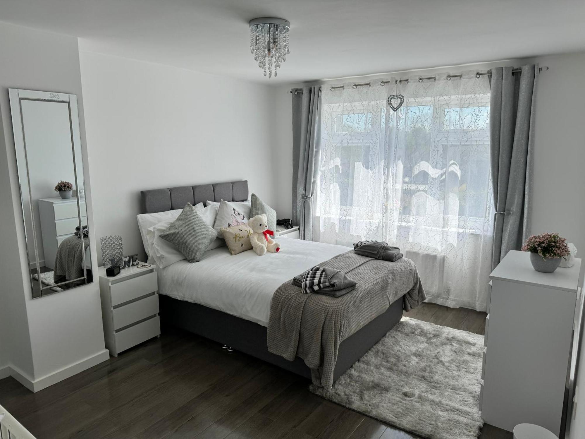 Modern 3-bed Hideaway Near Westgate With Parking Canterbury
